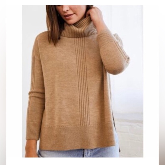 Amour Vert Adlenia Wool turtleneck tunic sweater, XS, camel - Picture 2 of 8